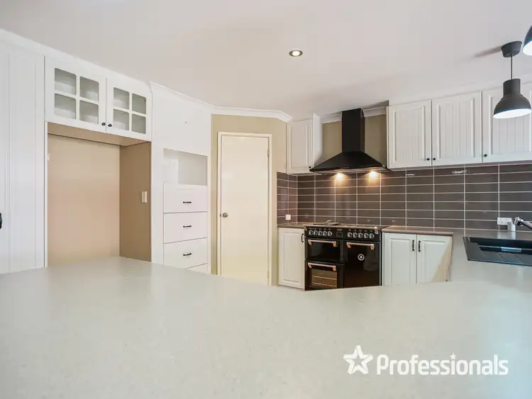 Fifth view of Homely house listing, 2 Pridmore Place, Bedfordale WA 6112