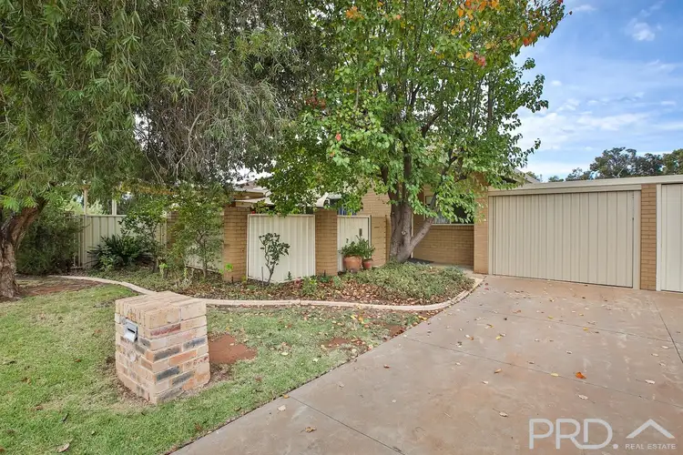 Unit 4, 330 Deakin Avenue