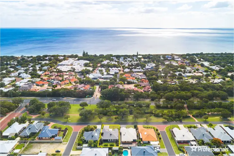 Second view of Homely house listing, 10 Marsupial Bend, Broadwater WA 6280