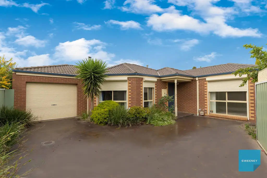 Main view of Homely unit listing, 2/4 Lake Boga Avenue, Deer Park VIC 3023