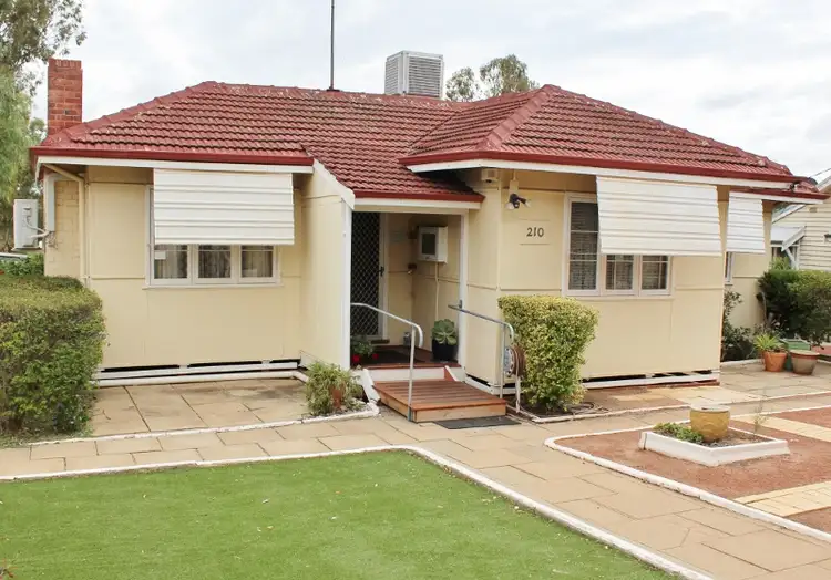 210 Duke St, Northam WA 6401