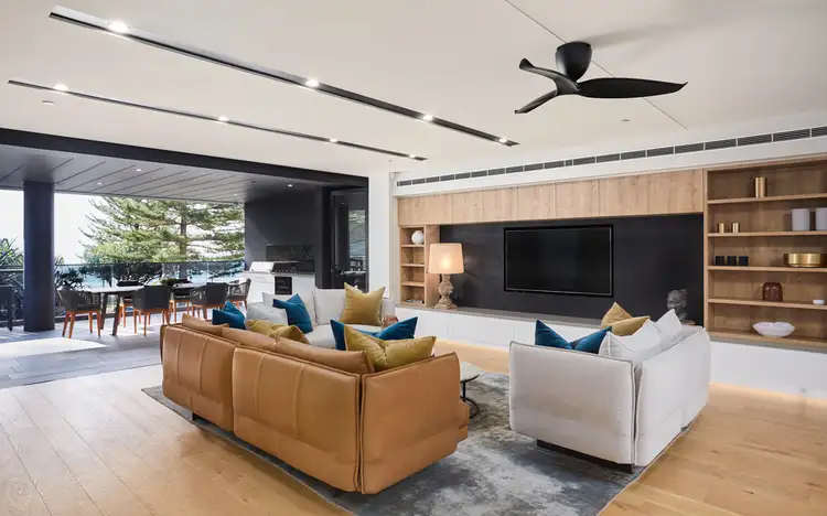 ARVIA Apartment 3 - 158 Marine Parade, Rainbow Bay QLD 4225