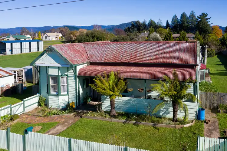 8 Charles Street, Ringarooma TAS 7263