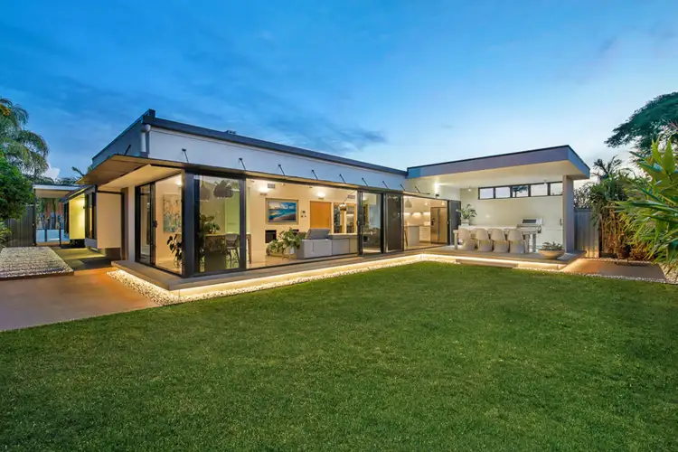 57 Matthew Flinders Drive, Paradise Point QLD 4216