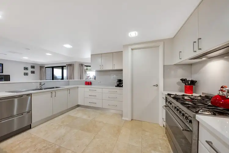 Second view of Homely house listing, 10 Wintersun Parade, Bandiana VIC 3691