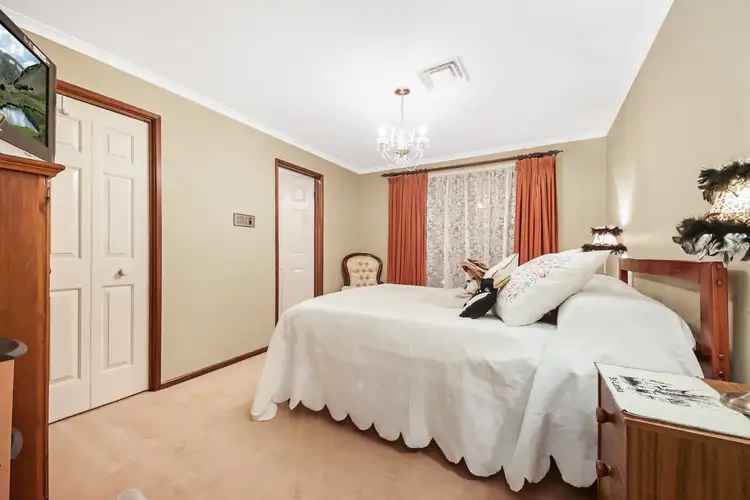 Sixth view of Homely house listing, 5 Samaher Court, Endeavour Hills VIC 3802