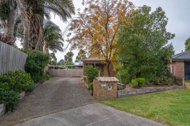 13 Julia Court, Cranbourne North VIC 3977