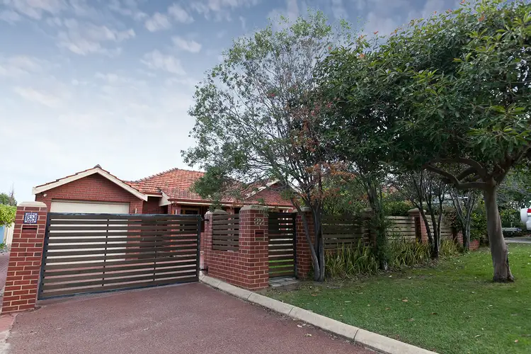 32 Kennedy Street