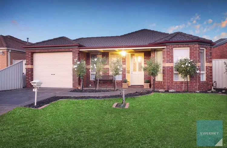 10 Otway Green, Caroline Springs VIC 3023