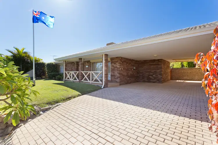 24 Hollingsworth Way