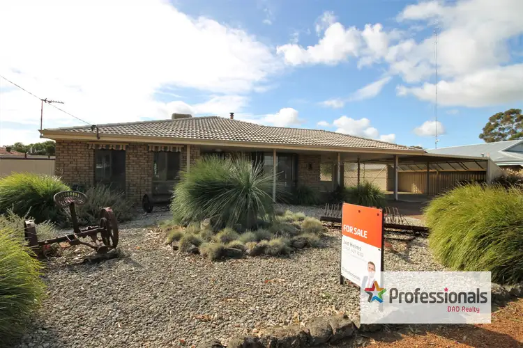 18 Hutchinson Road, Burekup WA 6227