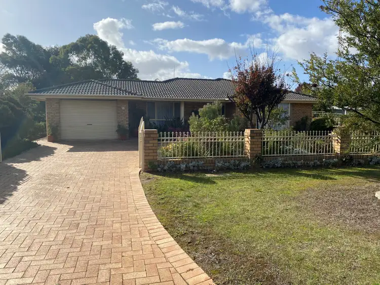 18 Roe Street, Cummins SA 5631