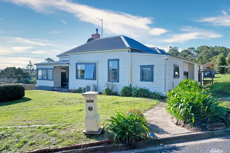 2 Ironcliffe Court, Penguin TAS 7316