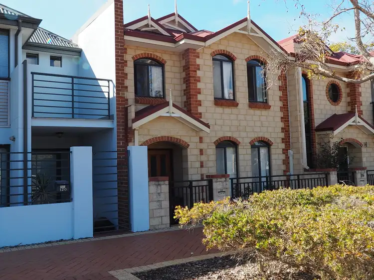 118 Lakeside Drive, Joondalup WA 6027