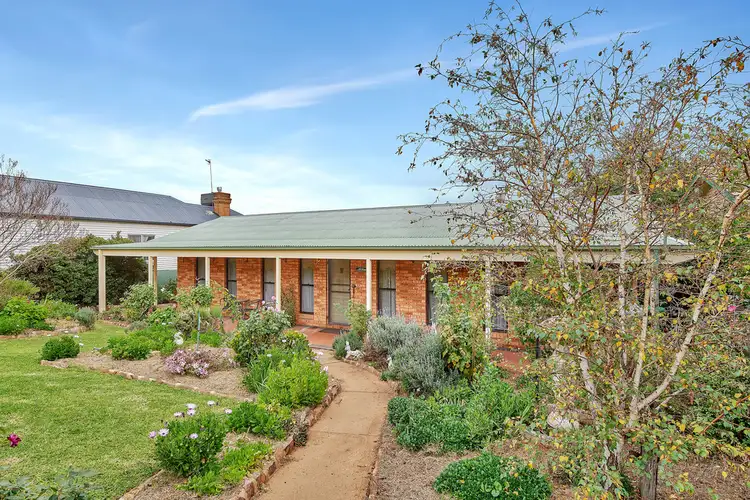 27A Commins Street, Junee NSW 2663
