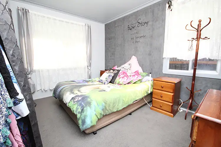 Sixth view of Homely house listing, 10 Hutchesson Street, Horsham VIC 3400
