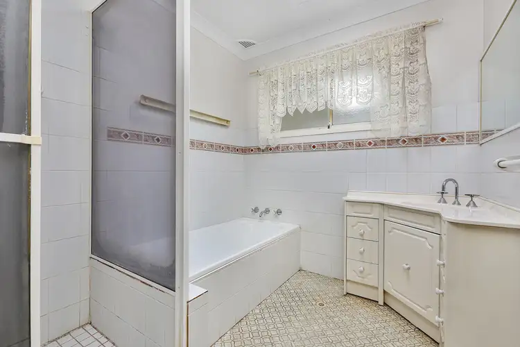 Sixth view of Homely house listing, 8 O'Donnell Drive, Figtree NSW 2525