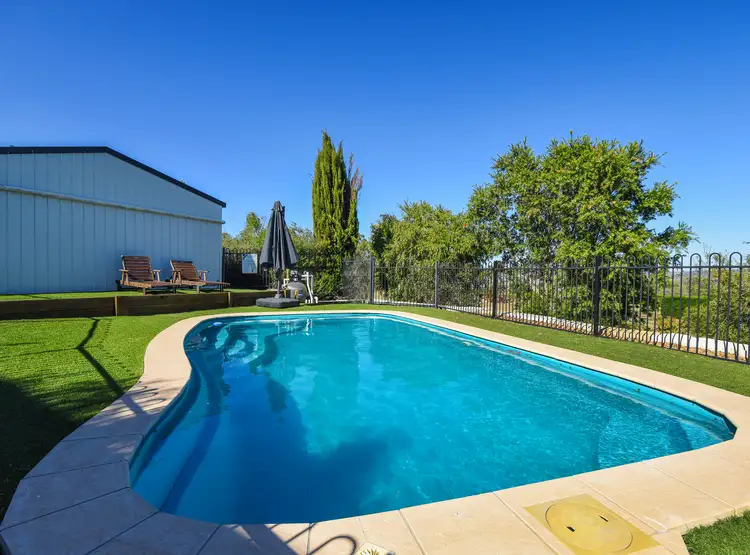 Second view of Homely house listing, 10 Graham Court, Hodgson Vale QLD 4352
