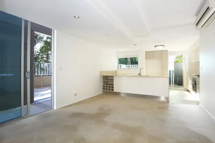 Sixth view of Homely apartment listing, 9/53 Darrambal Street, Chevron Island QLD 4217