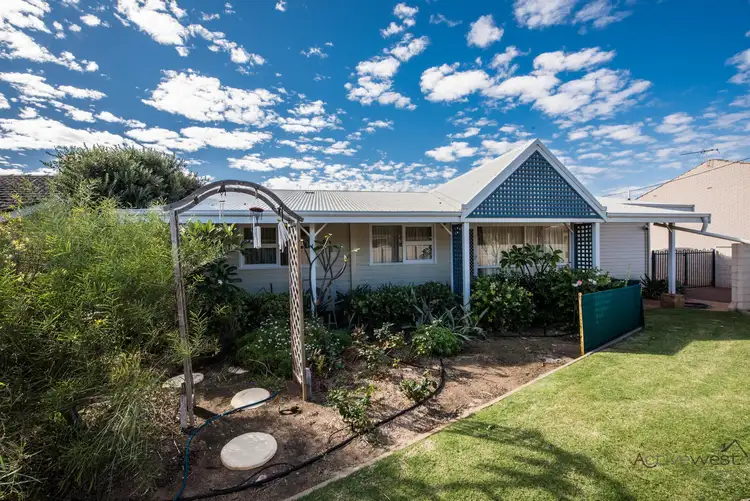 14 Hakea Street, Tarcoola Beach WA 6530
