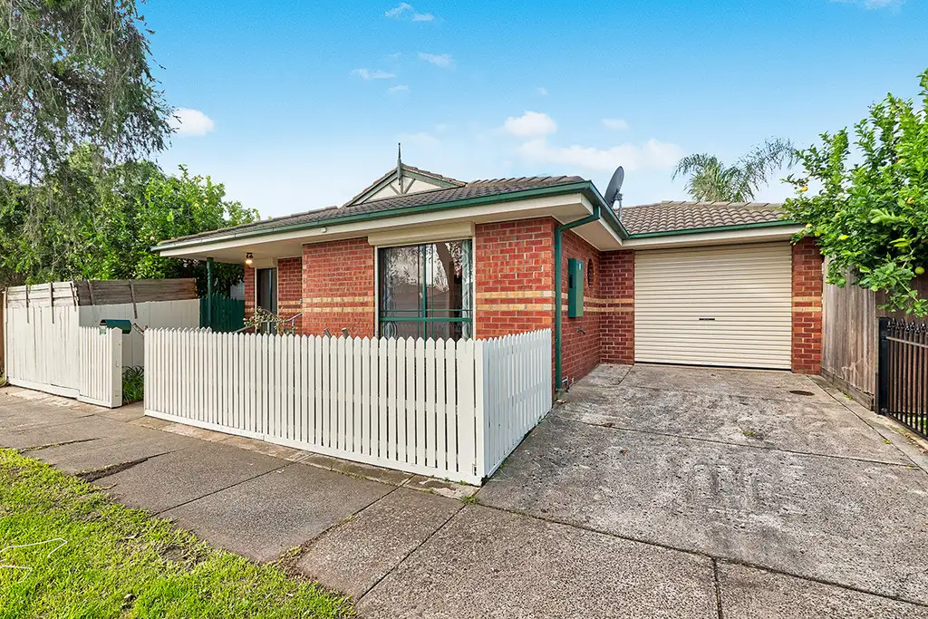 Main view of Homely house listing, 10 Filomena Court, Cranbourne North VIC 3977