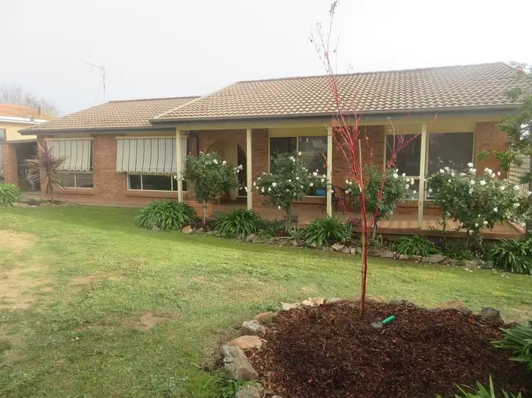 132 West Street, Gundagai NSW 2722