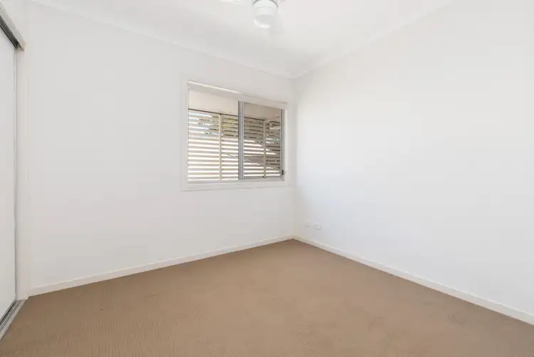 Fourth view of Homely townhouse listing, 2/262 Riding Road, Balmoral QLD 4171