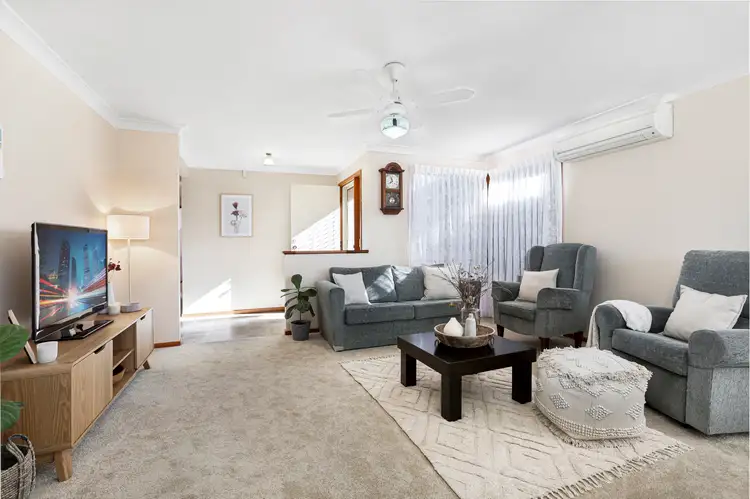 Second view of Homely house listing, 7 Jenail Place, Horsley NSW 2530