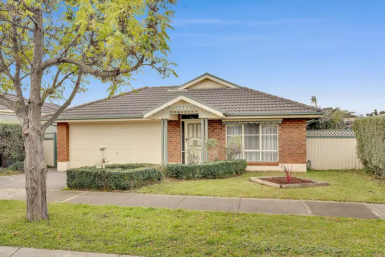 14 McKeown Crescent