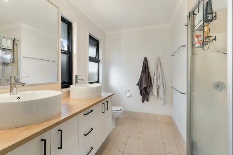 Seventh view of Homely townhouse listing, 1/52 Golden Crest Place, Bellbowrie QLD 4070