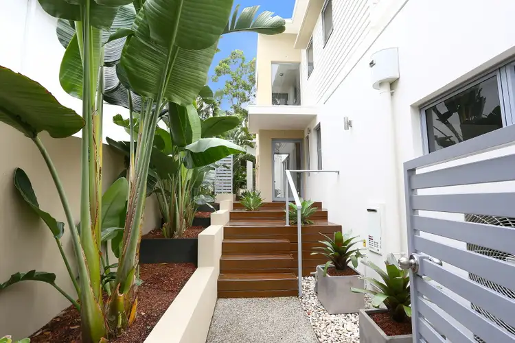 2/5016 Riverwood Grove, Benowa QLD 4217