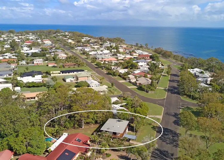 15 Flinders Street, Point Vernon QLD 4655