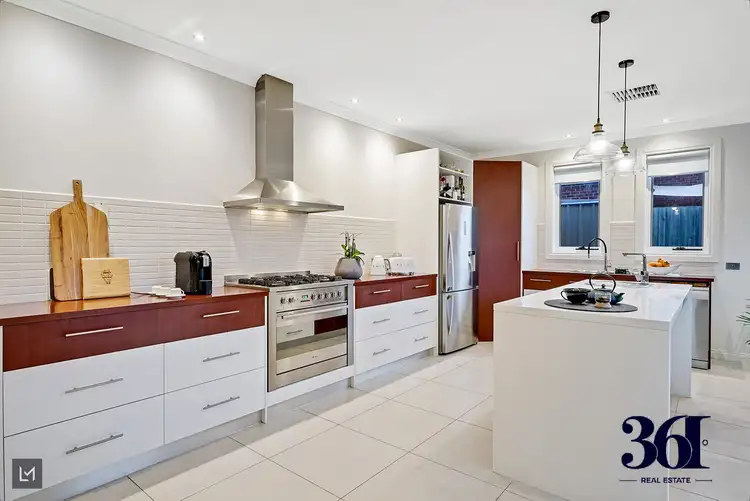 6 HUGHES PLACE, Burnside Heights VIC 3023