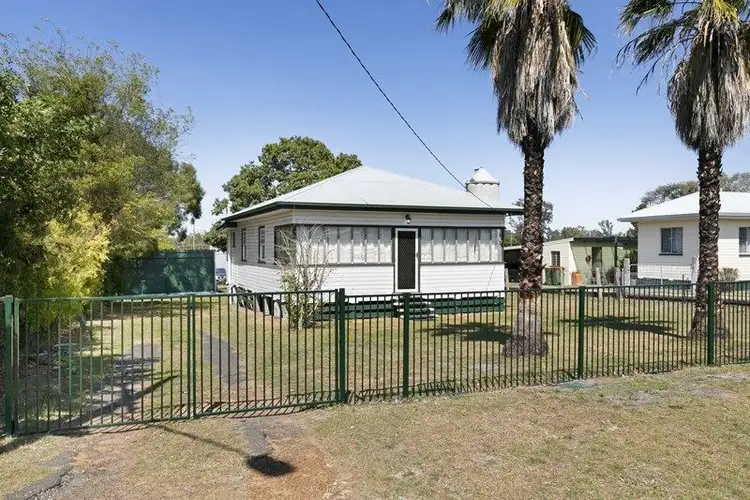 30 Geraghty Street, Cecil Plains QLD 4407