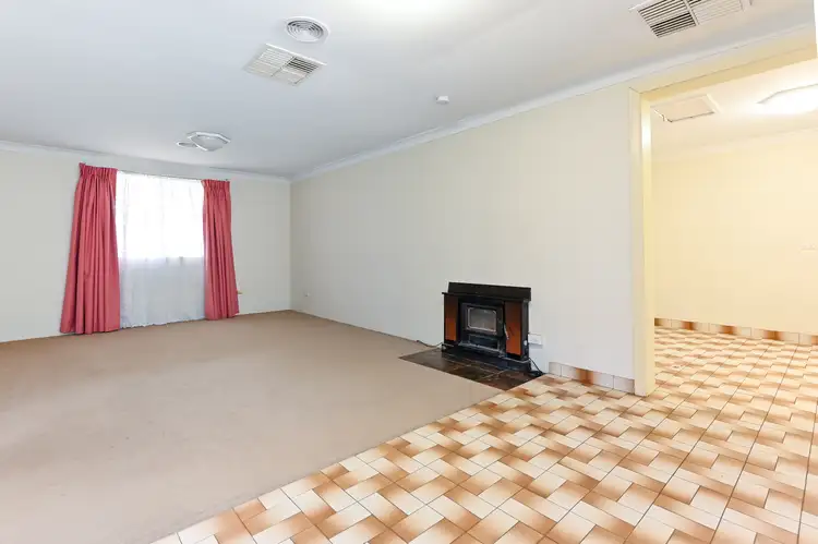 Fourth view of Homely house listing, 5 Duff Place, Griffith NSW 2680