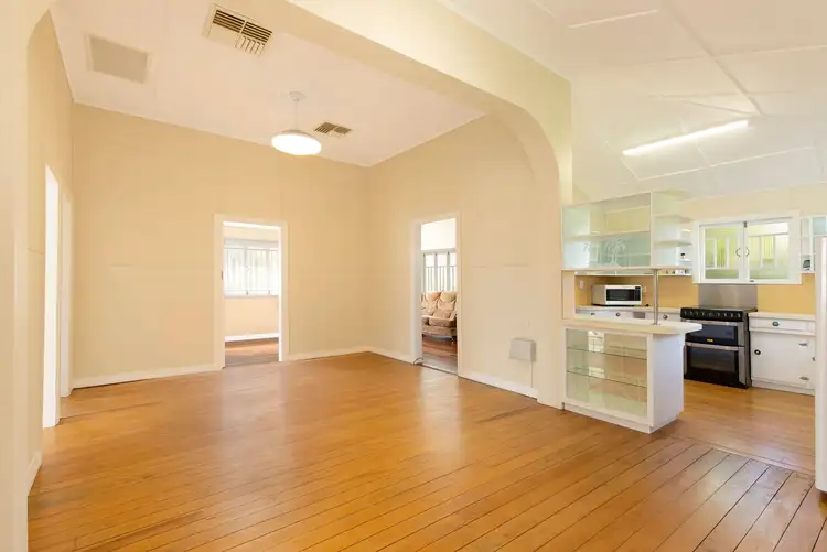 10 PALMERSTON STREET, Pimlico QLD 4812