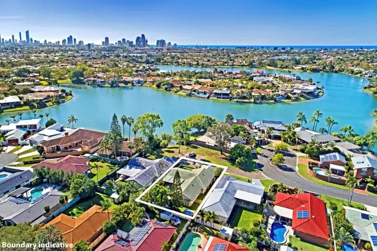 16 Peninsula Court, Mermaid Waters QLD 4218