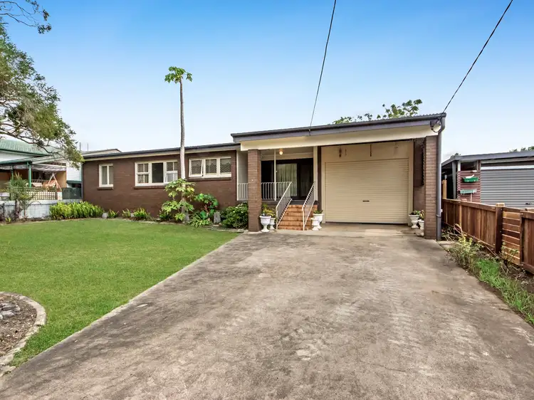 49 Raceview Street, Eastern Heights QLD 4305