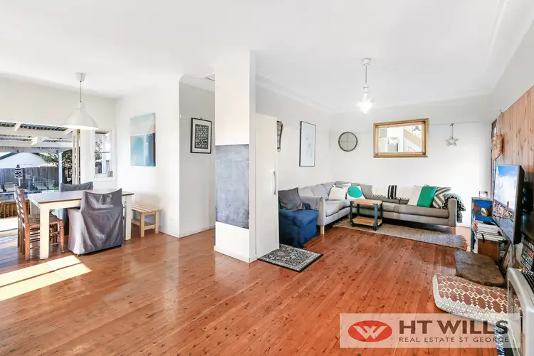 32a Penshurst Road, Roselands NSW 2196