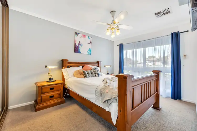 Fifth view of Homely house listing, 1 Daphne Court, Morphett Vale SA 5162