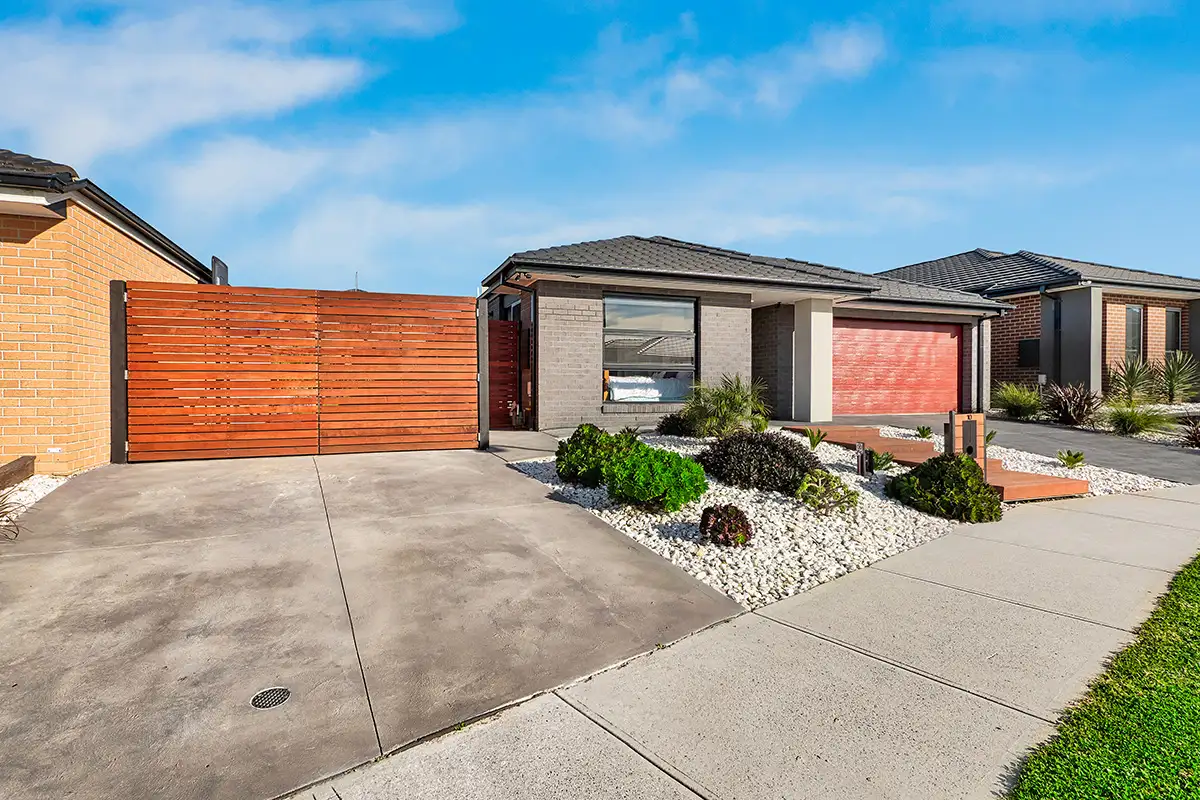 Main view of Homely house listing, 10 Cartwright Grove, Cranbourne East VIC 3977