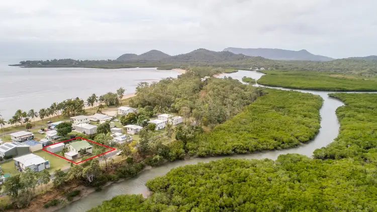 Second view of Homely house listing, 33 Evans Avenue, Seaforth QLD 4741