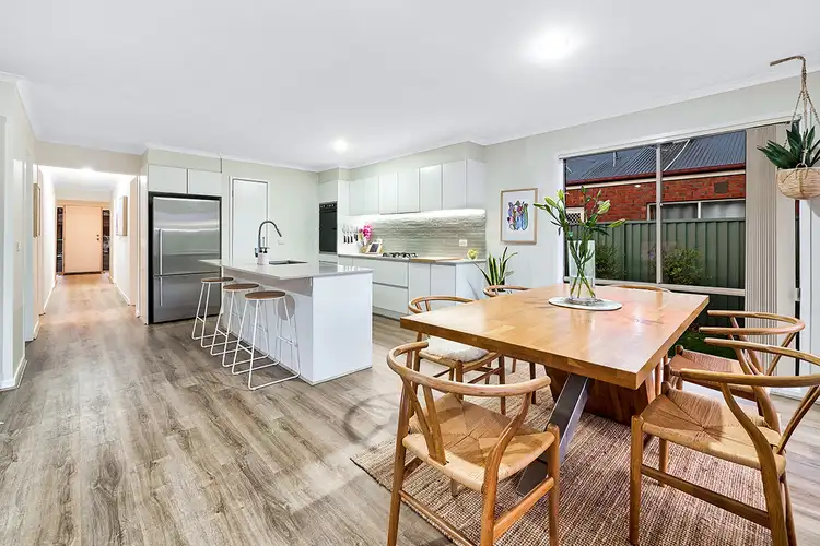 Fifth view of Homely house listing, 2 Gallop Close, Cranbourne East VIC 3977