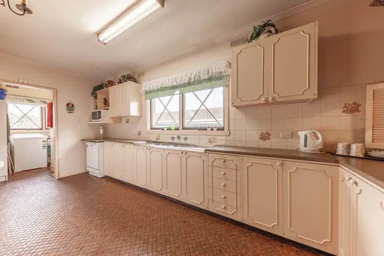 Fifth view of Homely house listing, 263 Lawrence Street, Wodonga VIC 3690