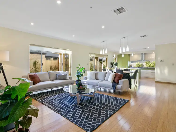 15 Trojan Bend, Madeley WA 6065