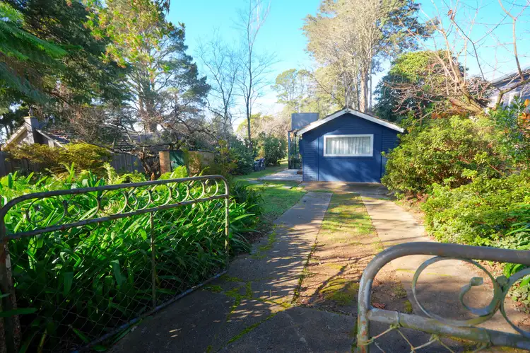 11 Barratt Street, Blackheath NSW 2785
