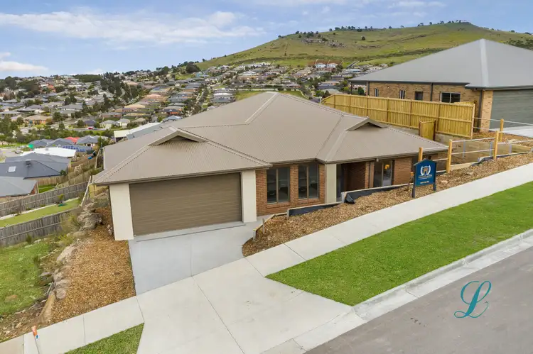 Main view of Homely house listing, 90 Retreat Crescent, Sunbury VIC 3429