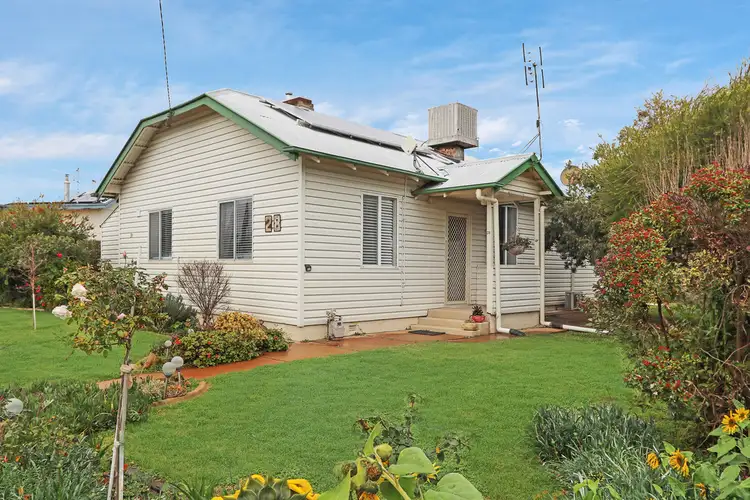 28 Cootamundra Road, Temora NSW 2666