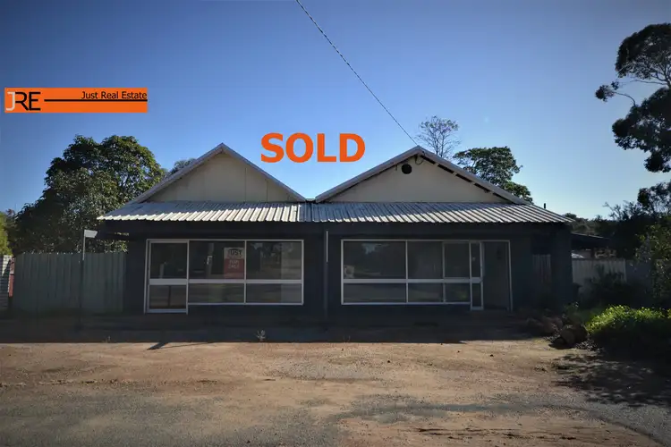 6 Boronia Ave