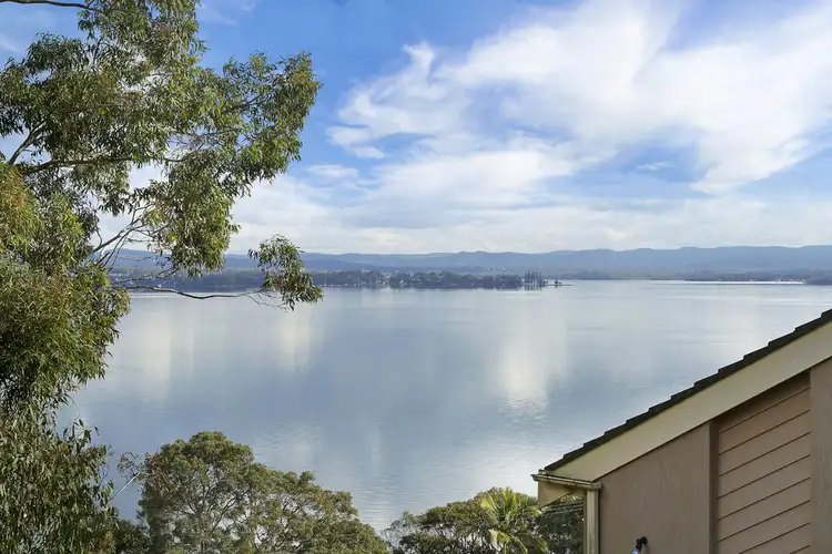 38 Crescent Road, Wangi Wangi NSW 2267